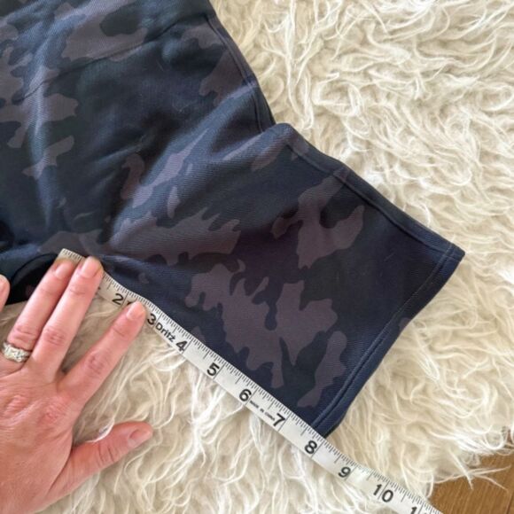 SPANX Look at Me Now Seamless Bike Shorts - Black Camp | Size M - Picture 7 of 7